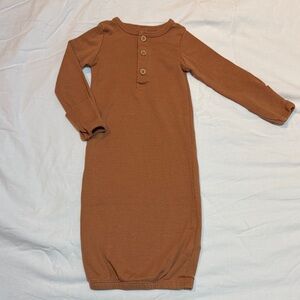 🐥 Carter's - LIKE NEW - Newborn Tan/bronzze brown Baby Gown